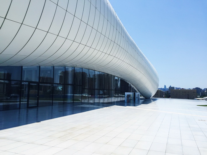 Центр Гейдара Алиева привел в восторг известного блогера - ФОТОГАЛЕРЕЯ