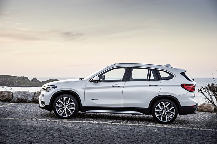 BMW официально представила новое поколение X1 - ФОТО