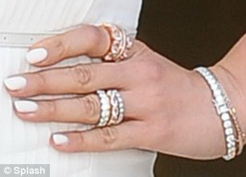 Дженнифер Лопес выходит замуж? - ФОТО