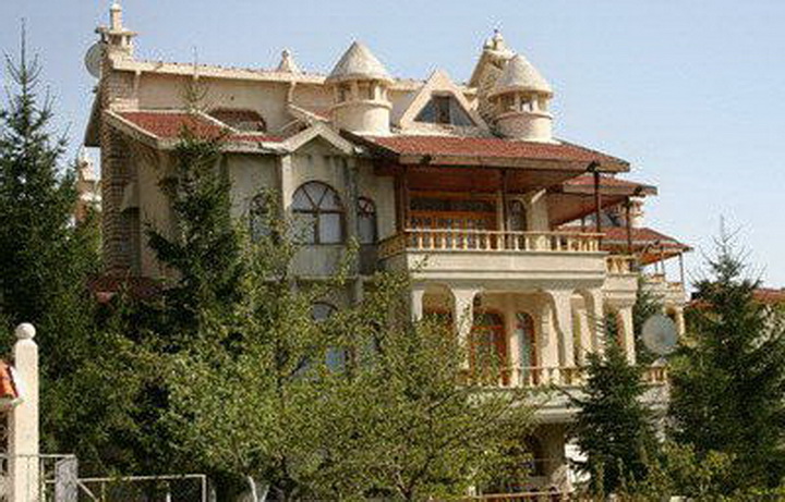 Bakıda oğurluq milyonların, lüks villaların sahibləri: az qalıb... - FOTO