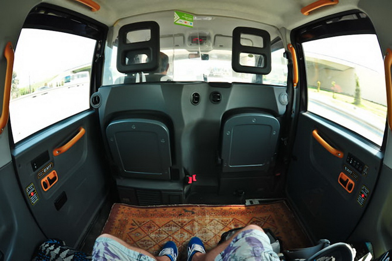 Прогулка российского блогера по Баку - ФОТО