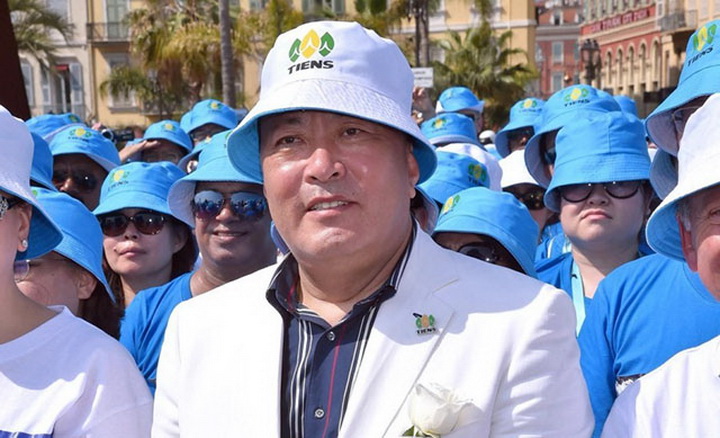 Китаец сделал невероятный подарок своим 6400 сотрудникам - ФОТО