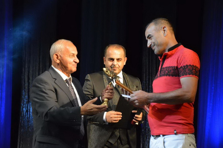 На закрытии сезона лучшим актерам раздали премии - ФОТО