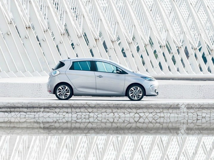 Электрокар Renault Zoe слегка увеличил запас хода - ФОТО