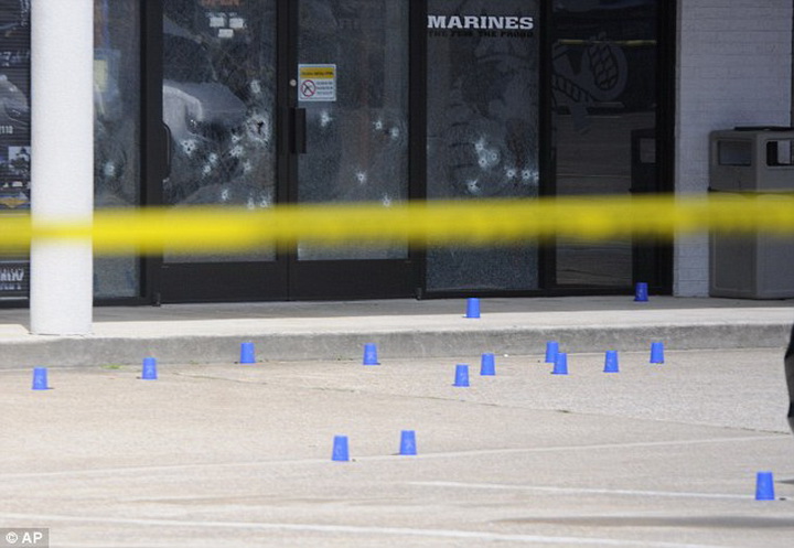 Теракт в США: расстреляли морских пехотинцев - ОБНОВЛЕНО - ФОТО