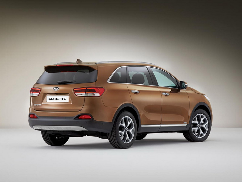Третье поколение Kia Sorento показали европейцам - ФОТО