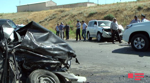 Hacıqabulda baş verən zəncirvari qəzada bir nəfər ölüb - FOTO