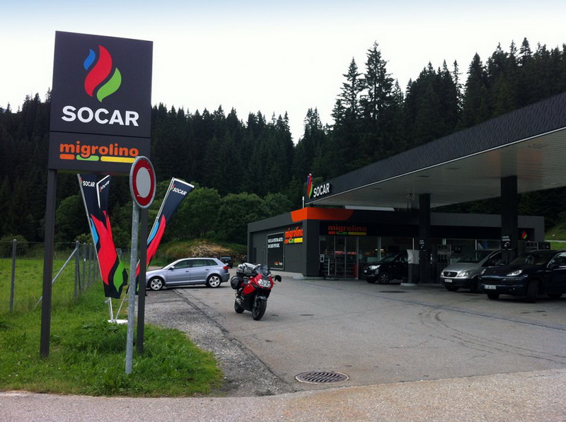 Tур по Европе на мотоцикле: при этом не один, а с супругой – ФОТО