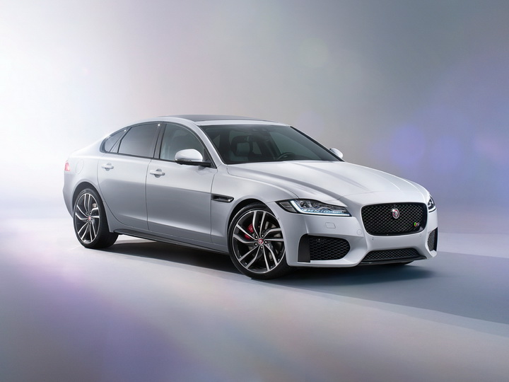 Создатели нового Jaguar XF пожадничали с мощностью - ФОТО