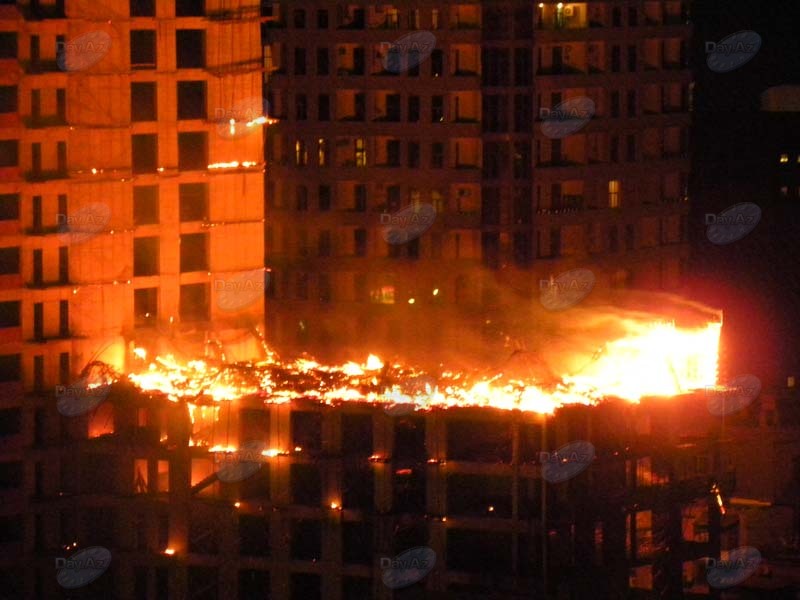 МЧС распространило информацию о пожаре в центре Баку – ОБНОВЛЕНО – ФОТО - ВИДЕО