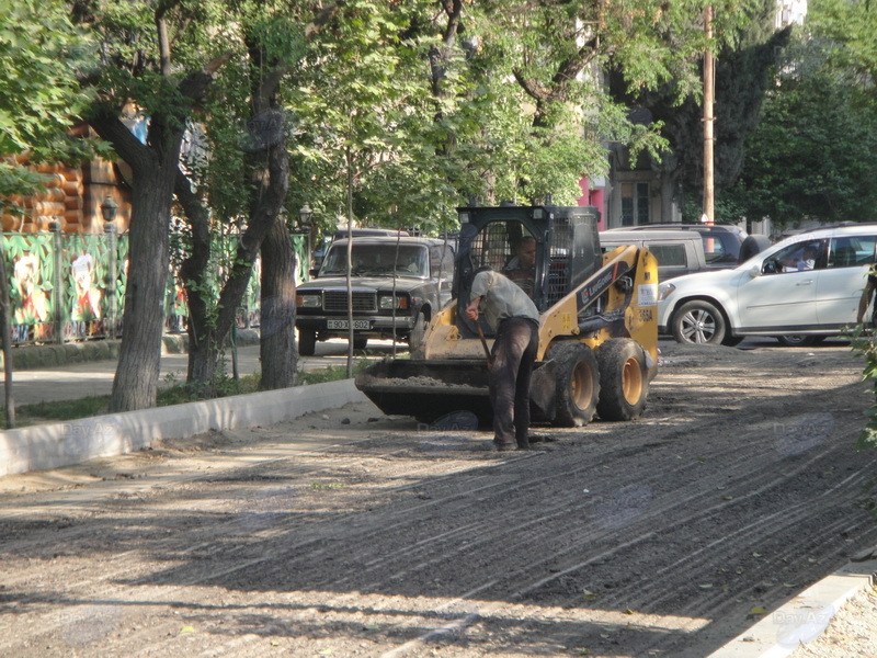 На ряде улиц Баку ограничено движение автомобилей – ФОТО