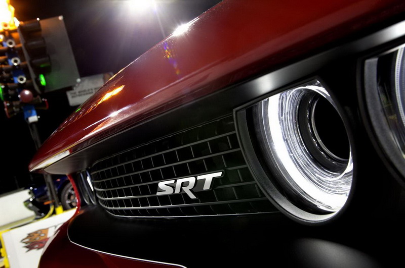 Новая версия Dodge Challenger обещает быть очень мощной - ФОТО