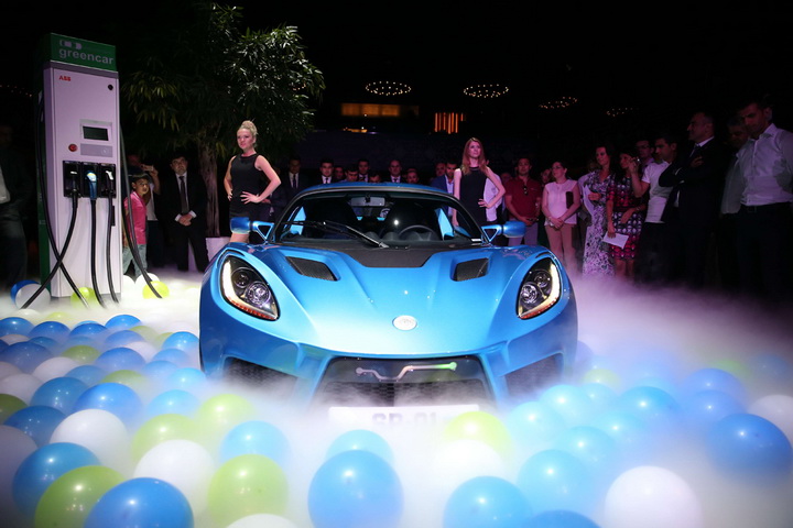 В Баку впервые в Европе презентован спортивный автомобиль Detroit Electric SP:01 - ФОТО - ВИДЕО
