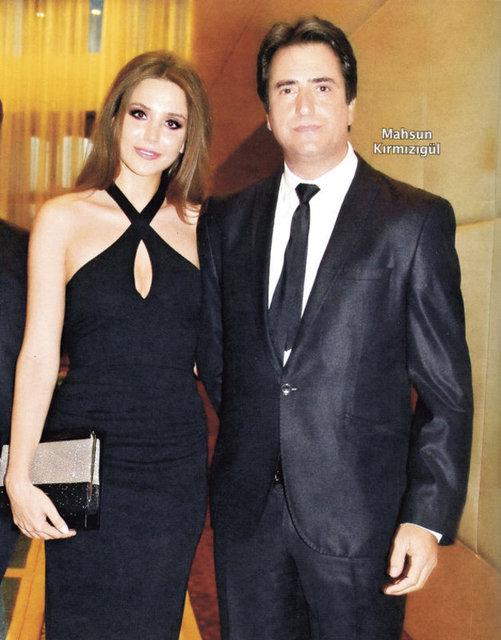 Mahsun Kırmızıgül sevgilisi ilə - FOTO