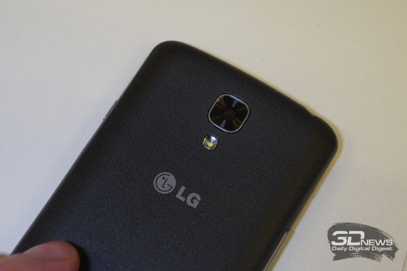 LG представила новые смартфоны и мощный фаблет - ФОТО