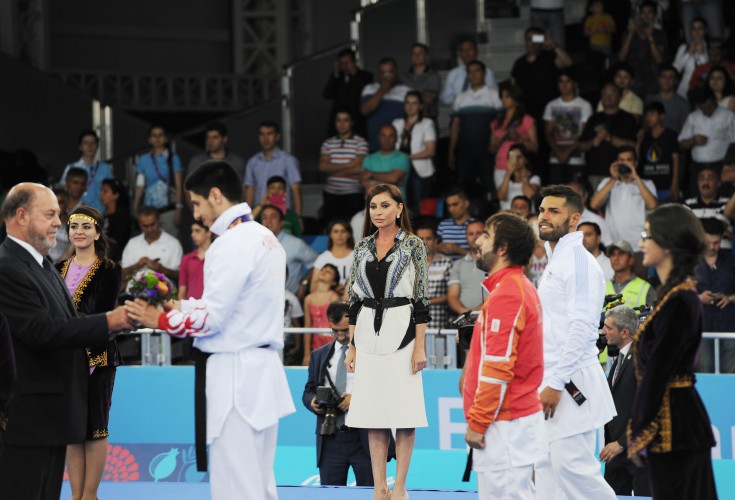 Президент Ильхам Алиев и его супруга Мехрибан Алиева в рамках первых Европейских игр наблюдали за ходом соревнований по карате и борьбе - ОБНОВЛЕНО - ФОТО