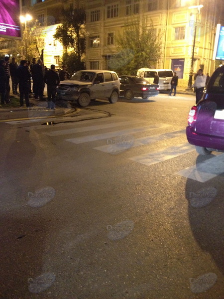 В Баку столкнулись Hyundai и Chevrolet - ФОТО