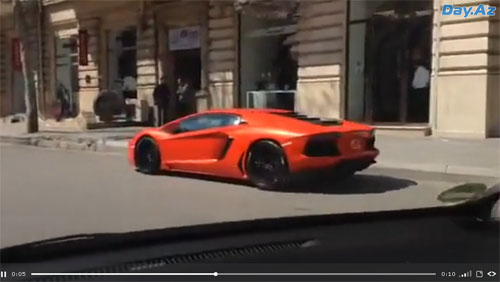 Суперкар Lamborghini припарковался на бакинской улице - ОБНОВЛЕНО - ФОТО - ВИДЕО