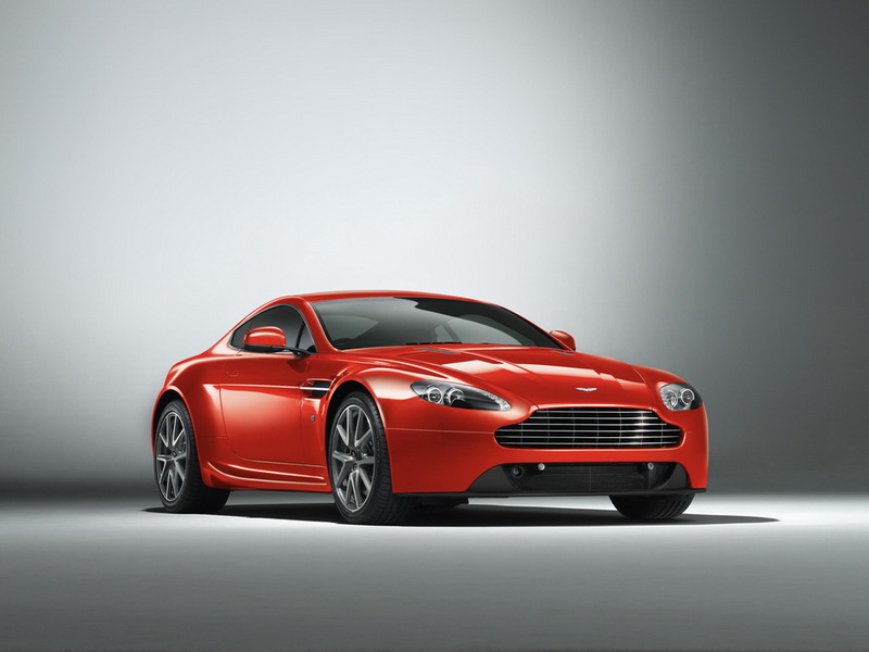 В Женеве показали обновленный Aston Martin V8 Vantage - ФОТОСЕССИЯ