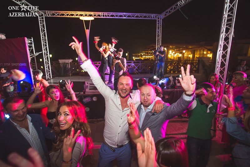 На побережье Каспия прошел зажигательный вечер ONE LIFE party Grand opening с участием звезд - ОБНОВЛЕНО - ФОТО