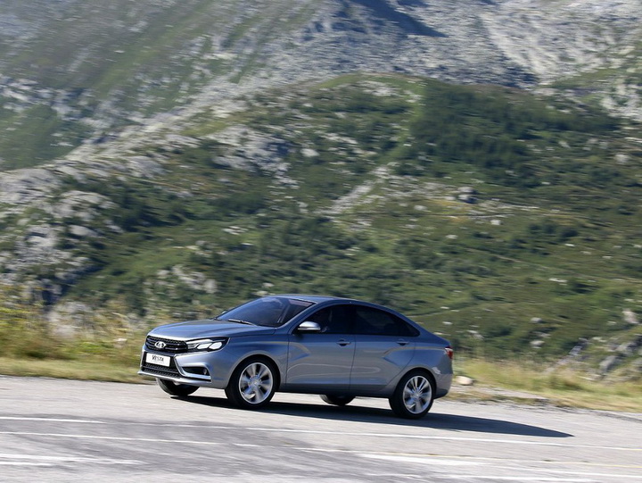 В 2016 году на конвейере в Ижевске появится удлиненная Lada Vesta - ФОТО