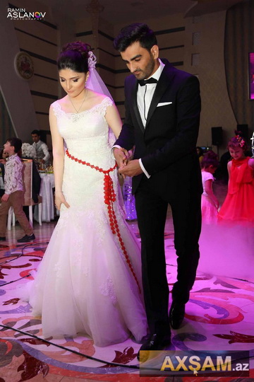 Azərbaycanlı müğənni evləndi – FOTO