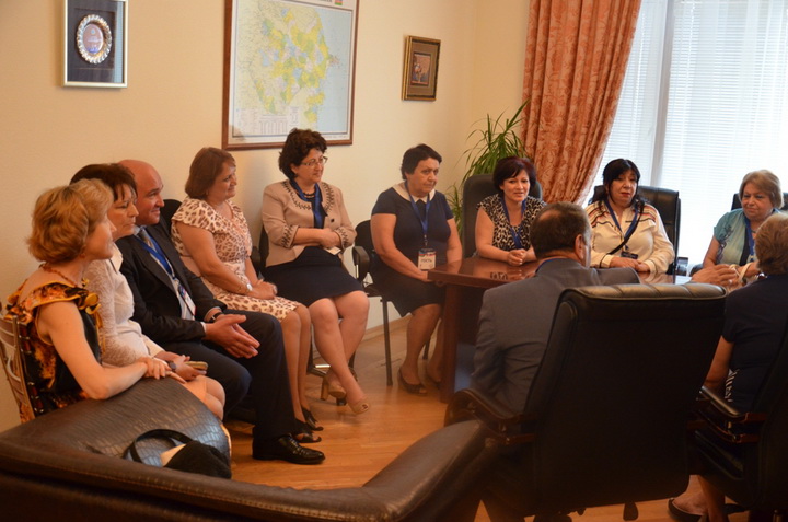 Руководитель "Россотрудничества" встретилась в Баку учителями - ФОТО