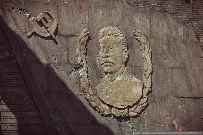 Декорации кварталов разрушенного Сталинграда - ФОТОСЕССИЯ