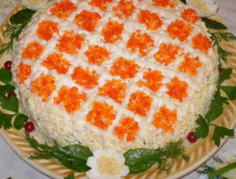 Салат с красной рыбой "Принцесса" - ФОТО