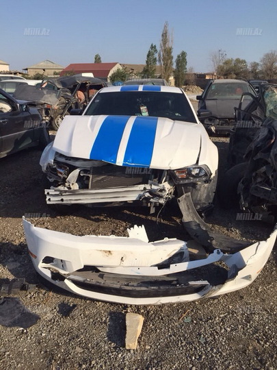 Qəzaya düşən Dj Çinanın yeni bahalı avtomobili - FOTO