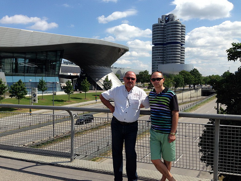 Tур по Европе на мотоцикле: при этом не один, а с супругой – ФОТО