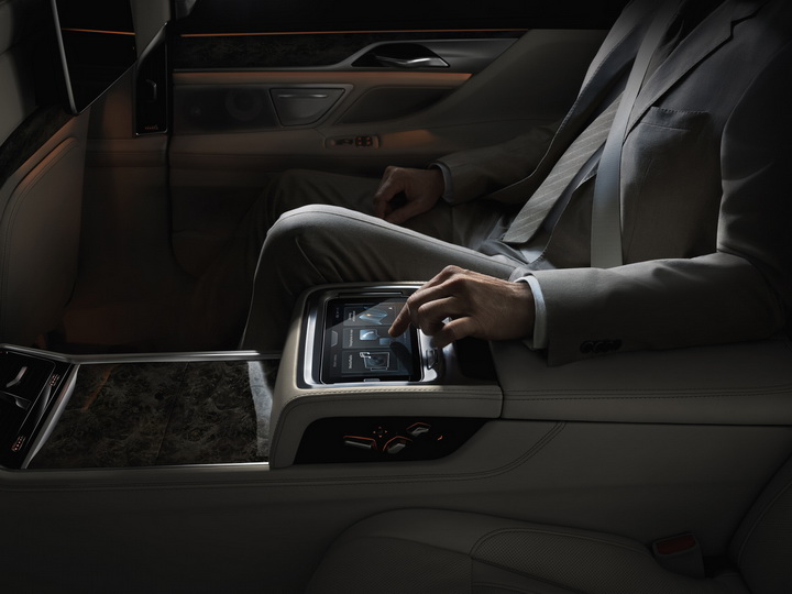 Новый BMW 7-Series представлен официально: все подробности о новинке - ФОТО
