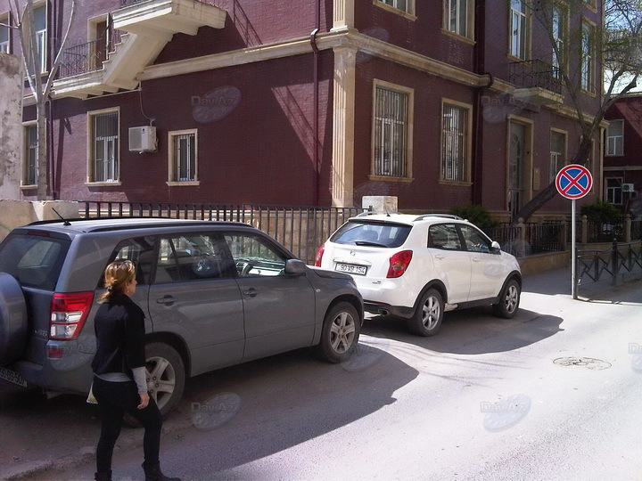 Ну кто так паркуется?! – РЕПЛИКА - ФОТО