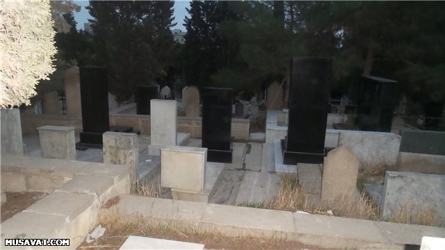 Bakıda ev qiymətinə məzar daşları... - FOTO