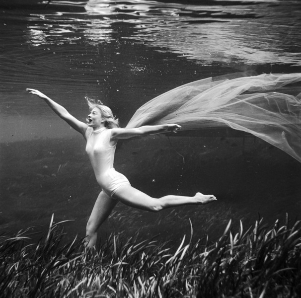 Фантастические ретро-фотографии со дна озера - ФОТОСЕССИЯ