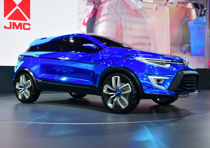 Китайцы из JMC отметились в Шанхае футуристичными концептами - ФОТО