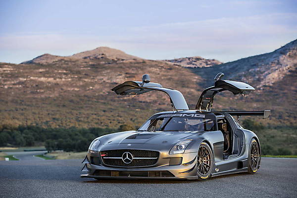 Монстр дорог: юбилейный спорткар Mercedes-Benz SLS AMG GT3 – ФОТО