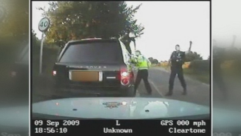 Полицейский, ставший Интернет-мемом, получил 440 000 фунтов стерлингов – ФОТО – ВИДЕО