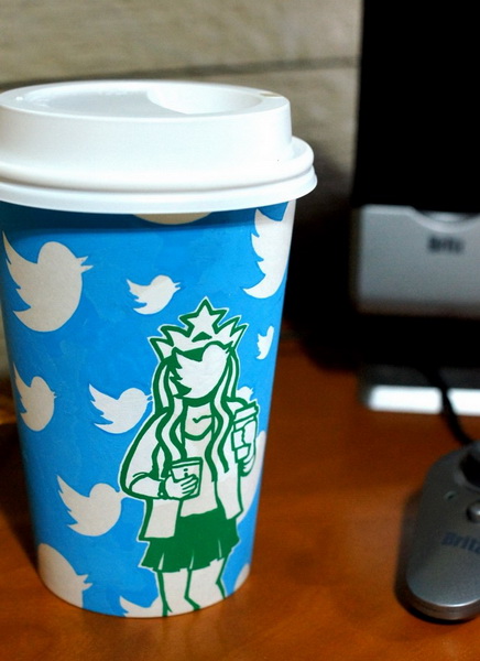 "Картинная галерея" Day.Az: Искусство из стаканчиков Starbucks - ФОТО