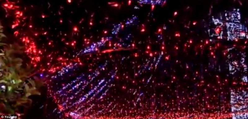 Дом в Австралии украсили самой длинной в мире гирляндой - ОБНОВЛЕНО - ФОТО