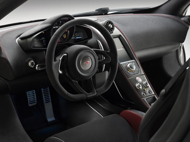 McLaren распродал весь тираж своего "заряженного" суперкара - ФОТО