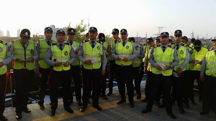 Yol polisinin xarici vətəndaşla ünsiyyətində problem olmayacaq – FOTO