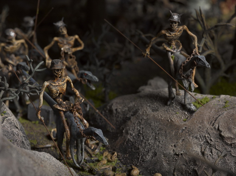 "Картинная галерея Day.Az": Эпатажные работы художников - ФОТО