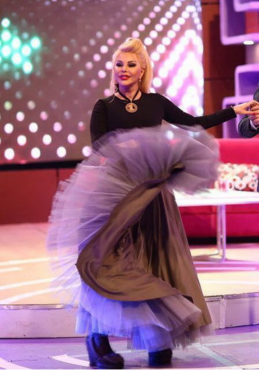 Aygün Kazımova: "Mən ya çox qısa, ya da tam uzun geyinirəm" - FOTO - VİDEO