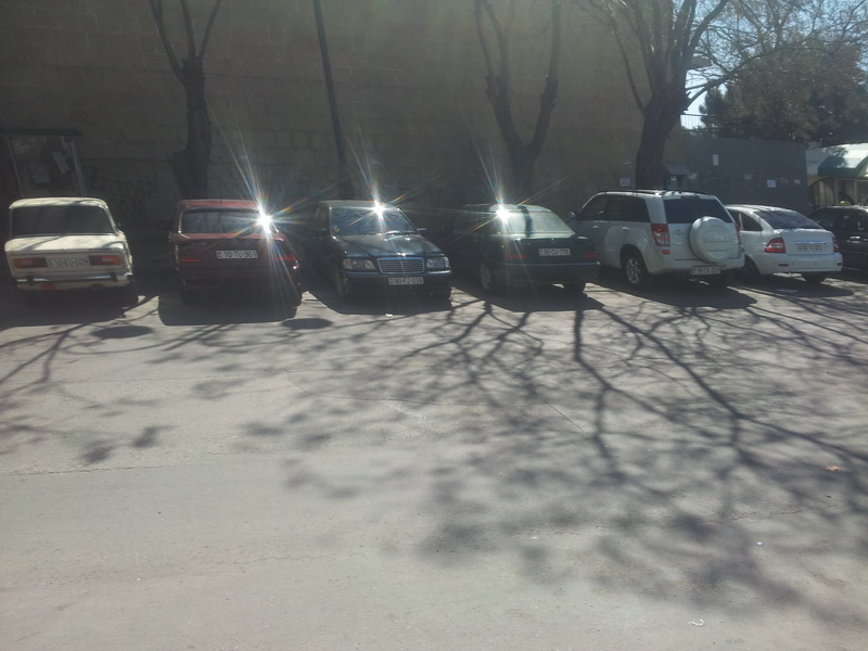 Репортаж с бакинской улицы: почему горожане боятся этой остановки – ФОТО