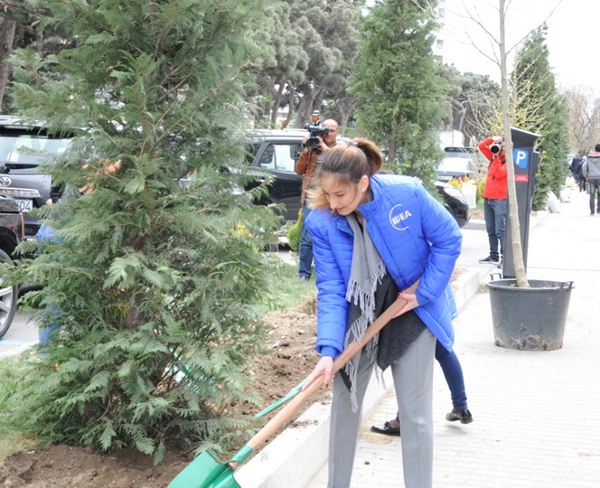 В Баку по инициативе вице-президента Фонда Гейдара Алиева Лейлы Алиевой состоялась озеленительная акция - ФОТО