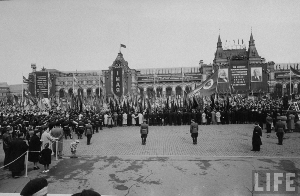 Майские празднования в Москве в 1958 году - ФОТОСЕССИЯ