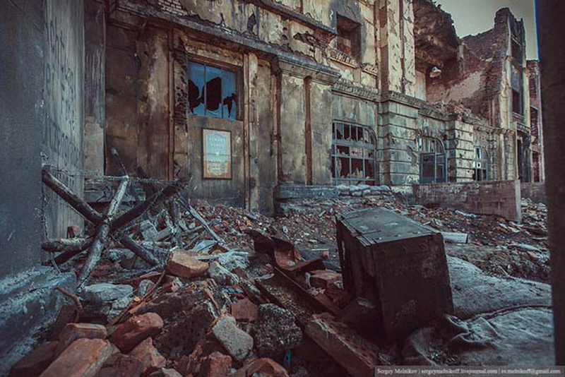 Декорации кварталов разрушенного Сталинграда - ФОТОСЕССИЯ