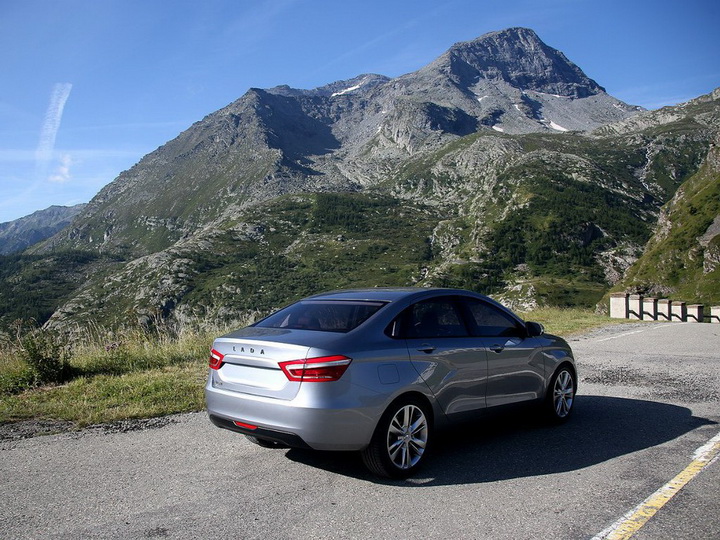 В 2016 году на конвейере в Ижевске появится удлиненная Lada Vesta - ФОТО