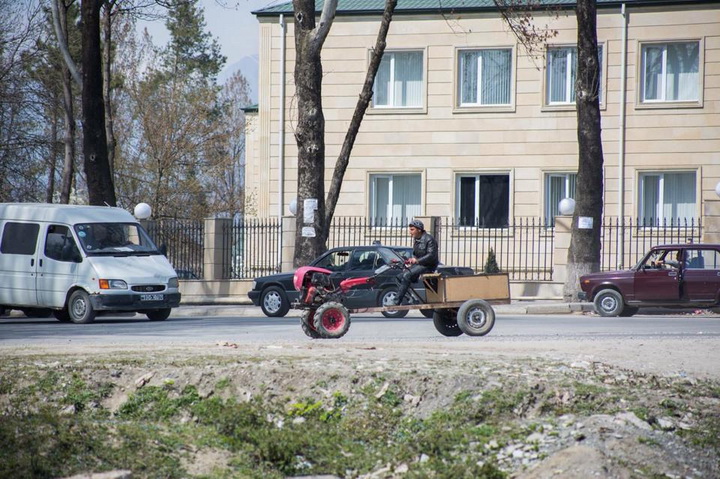 В Баку умелец разъезжает на собственном "трансформере" - ФОТО